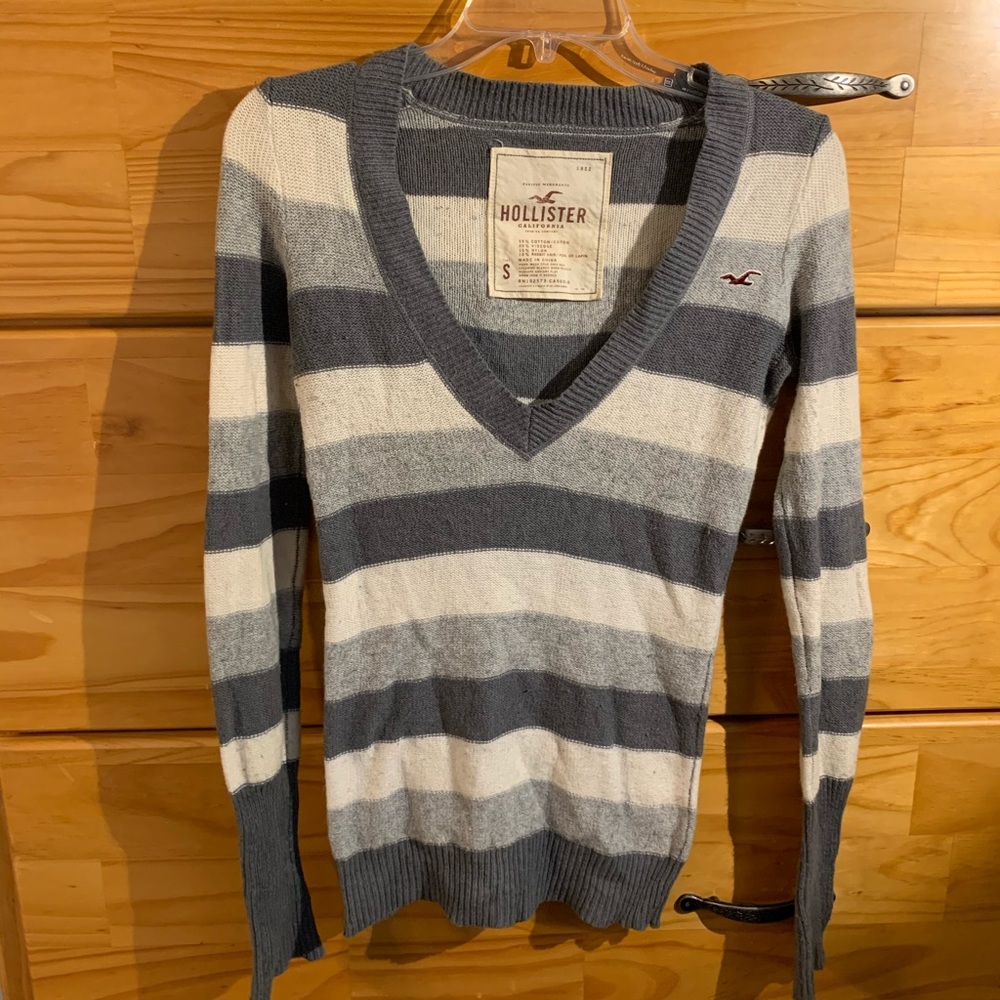 Size S Hollister Sweater